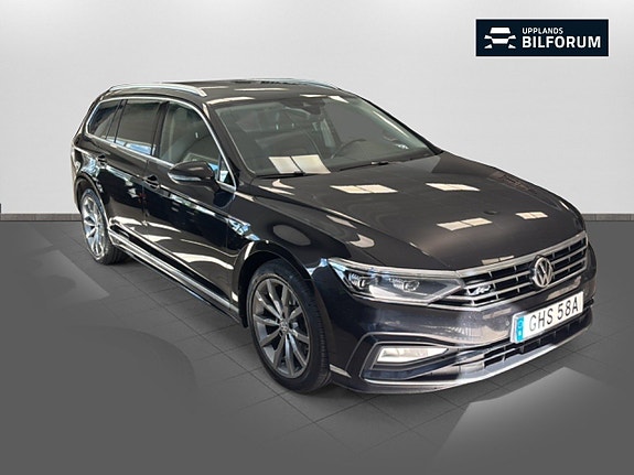 Volkswagen Passat 3 of 19
