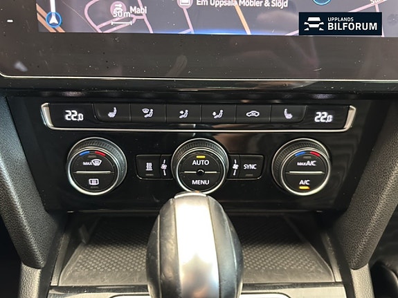 Volkswagen Passat 13 of 19
