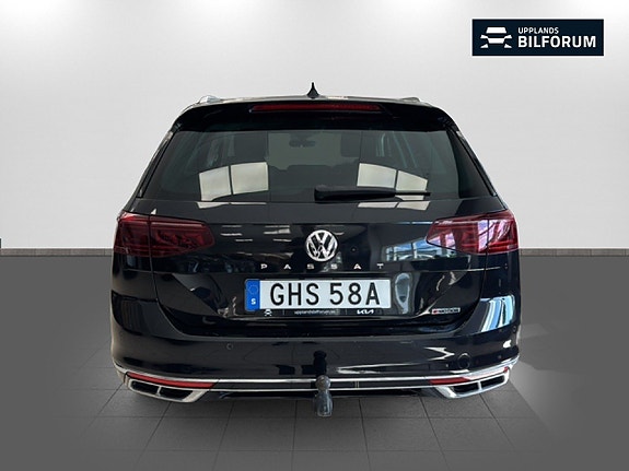 Volkswagen Passat 5 of 19