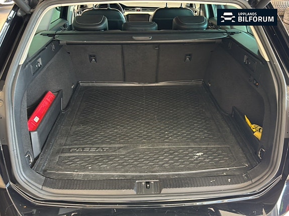 Volkswagen Passat 14 of 19