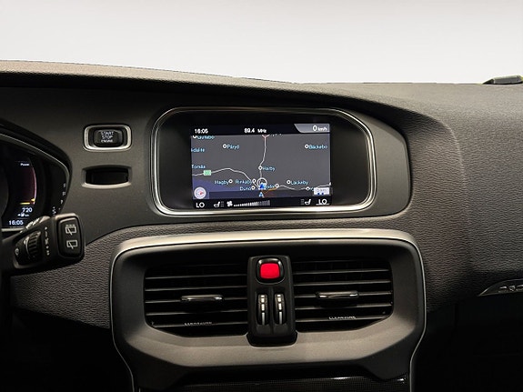 Volvo V40 Cross Country 17 of 22