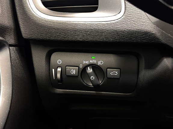 Volvo V40 Cross Country 20 of 22
