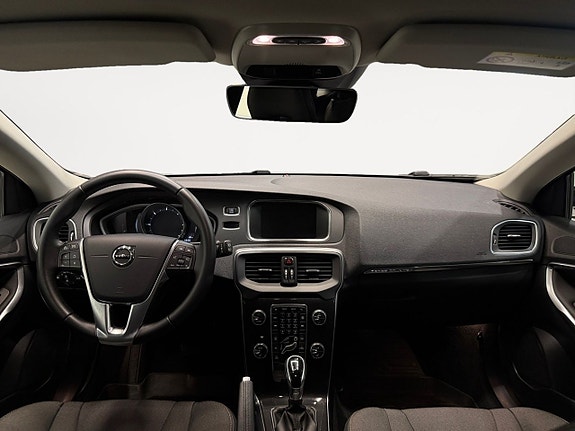 Volvo V40 Cross Country 10 of 22