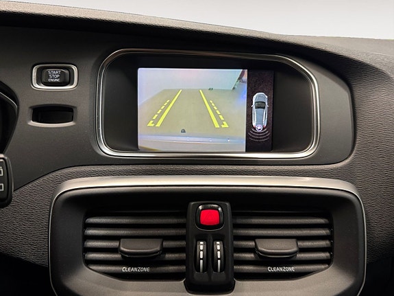 Volvo V40 Cross Country 19 of 22
