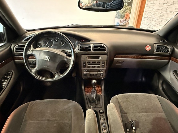 Peugeot 406 12 of 16