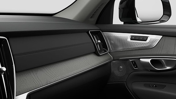 Volvo XC90 17 of 20