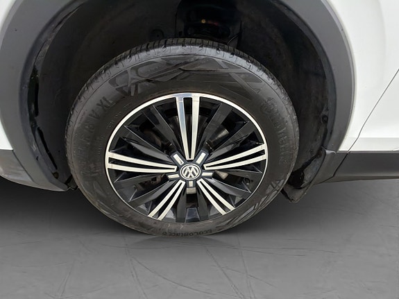 Volkswagen Tiguan 27 of 30