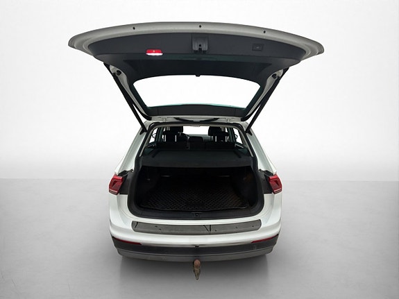 Volkswagen Tiguan 9 of 30