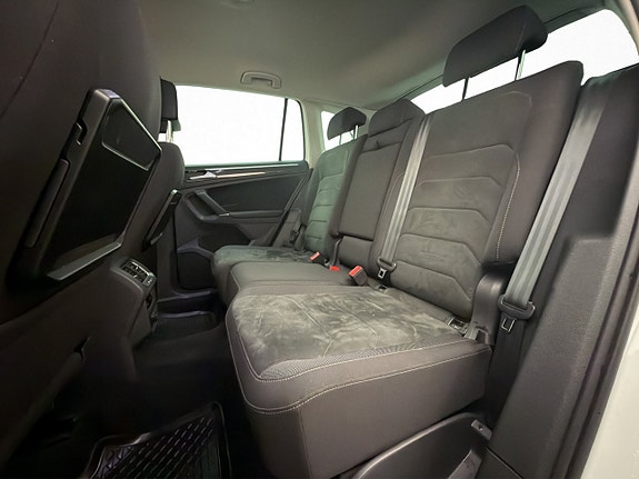 Volkswagen Tiguan 14 of 30