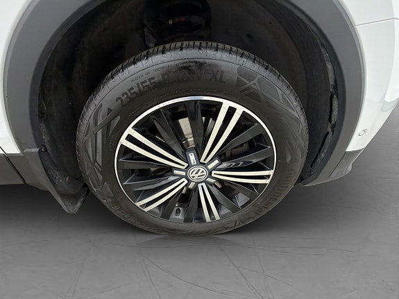Volkswagen Tiguan 30 of 30
