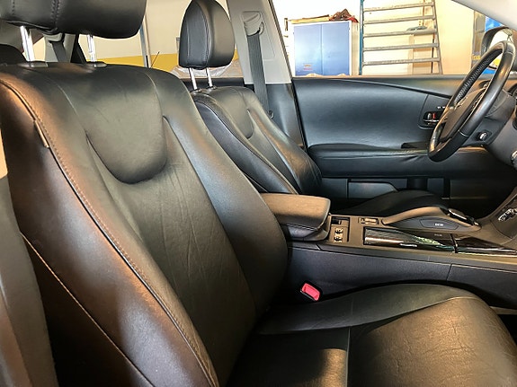 Lexus RX450h 17 of 27