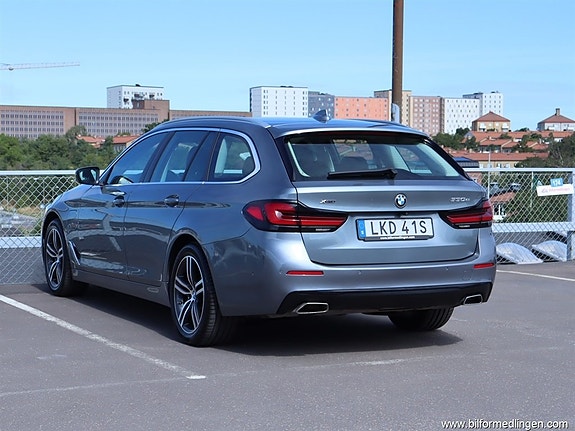 BMW 530e 3 of 27