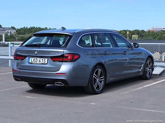 BMW 530e 4 of 27