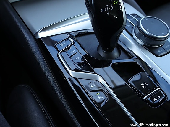 BMW 530e 12 of 27