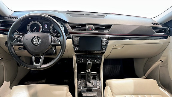 Skoda Superb 12 of 16