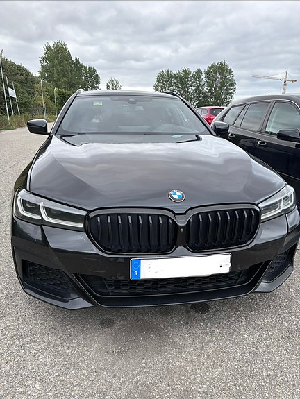 BMW 520d 2 of 12