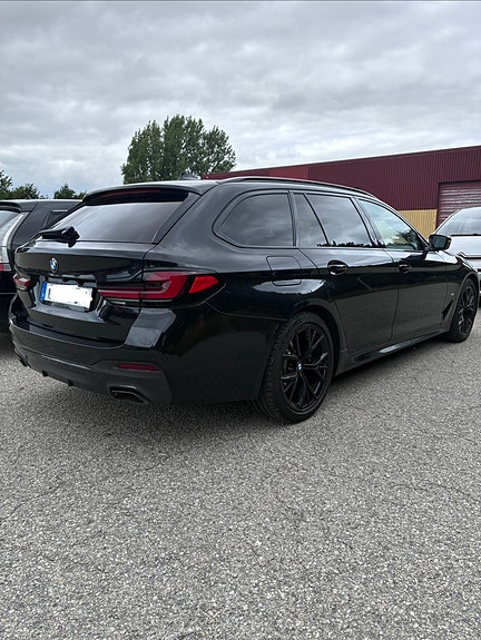 BMW 520d 3 of 12