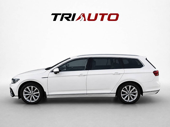 Volkswagen Passat 3 of 9