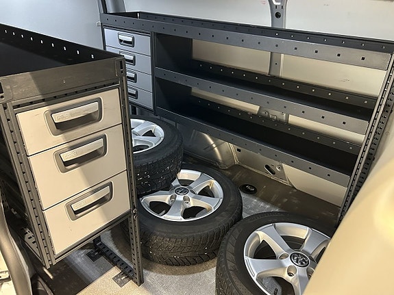 Volkswagen Caddy Maxi 10 of 21