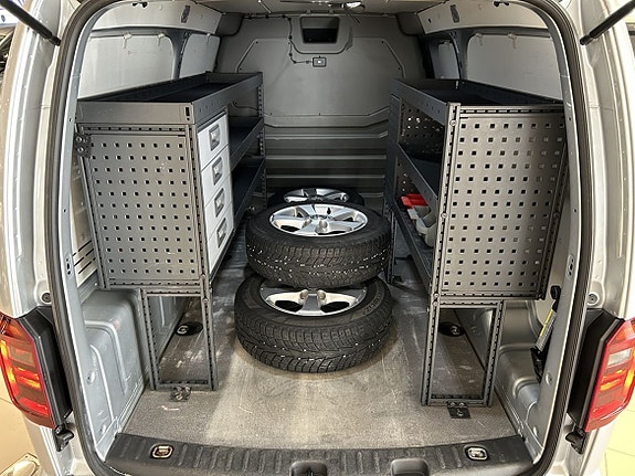 Volkswagen Caddy Maxi 9 of 21
