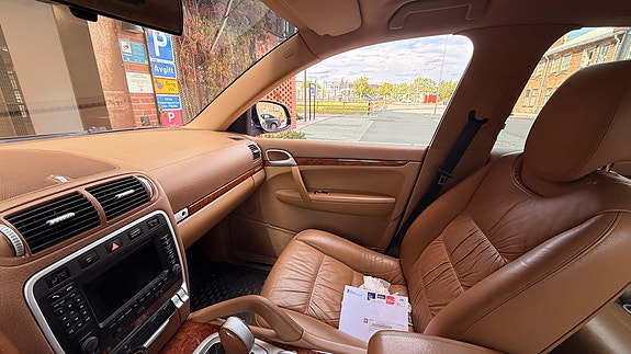 Porsche Cayenne S 9 of 10