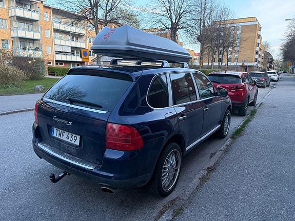 Porsche Cayenne S 3 of 10
