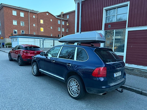 Porsche Cayenne S 6 of 10