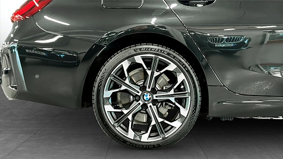 BMW 330e 9 of 9