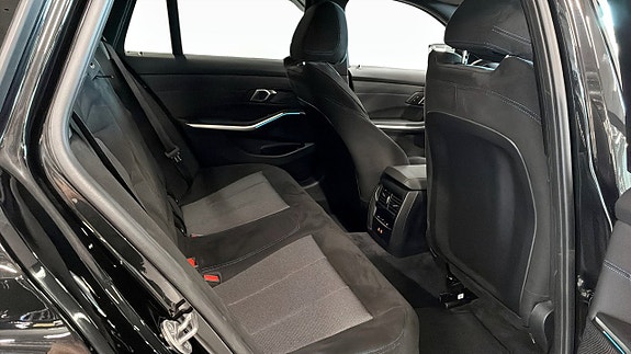 BMW 330e 5 of 9