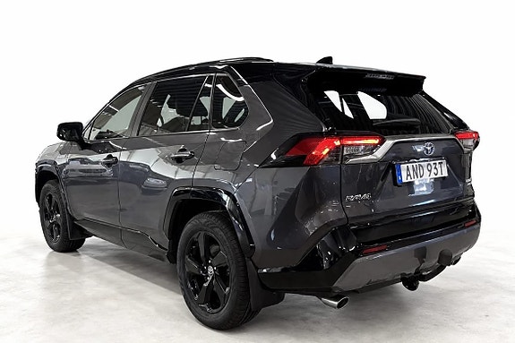 Toyota RAV4 3 of 18