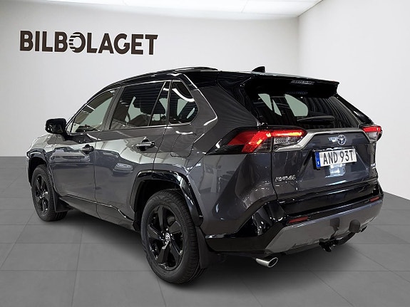 Toyota RAV4 3 of 18