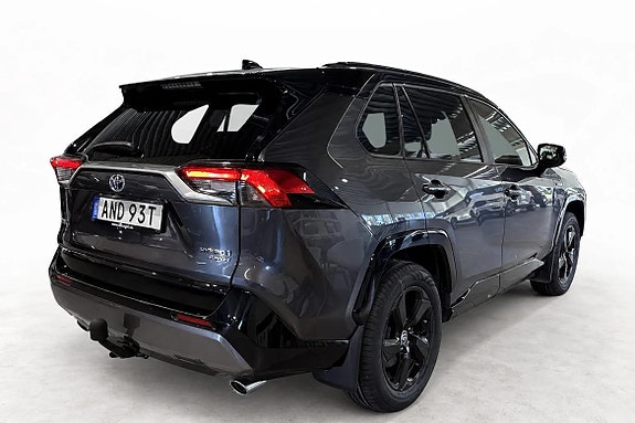 Toyota RAV4 4 of 18
