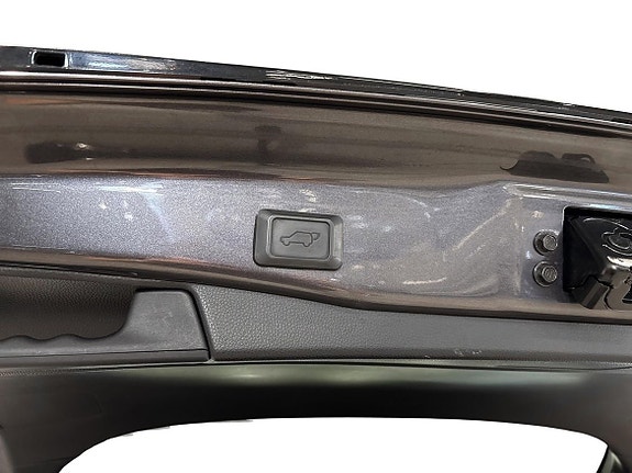 Toyota RAV4 12 of 18