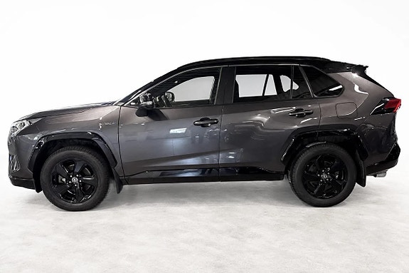 Toyota RAV4 2 of 18