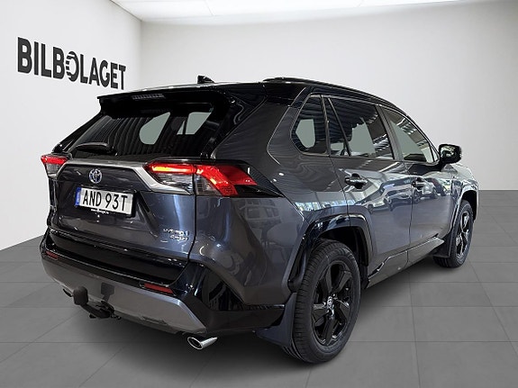 Toyota RAV4 4 of 18