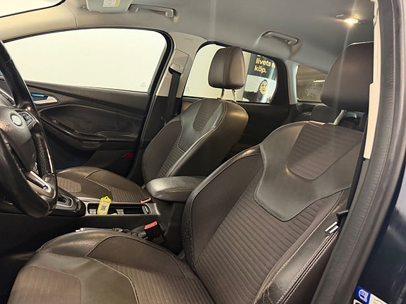 Ford Focus 12 of 30