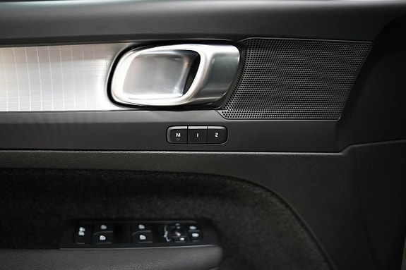 Volvo XC40 10 of 26