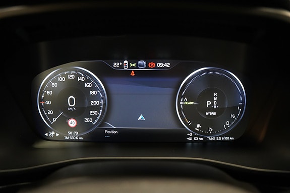 Volvo XC40 15 of 26