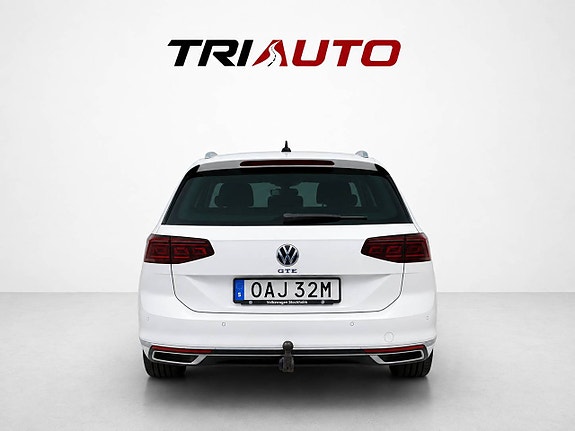 Volkswagen Passat 5 of 10
