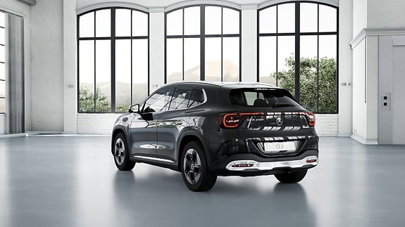 Mercedes-Benz GLA250 3 of 5