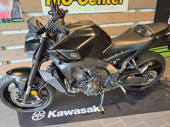 Yamaha MT-09 Y-AMT 16 of 18