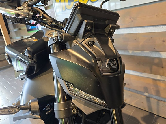 Yamaha MT-09 Y-AMT 11 of 18