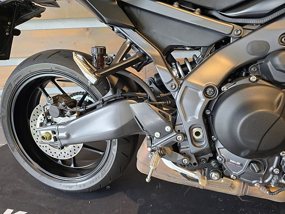 Yamaha MT-09 Y-AMT 8 of 18