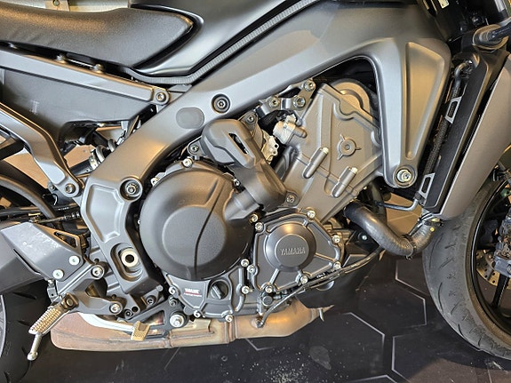 Yamaha MT-09 Y-AMT 9 of 18