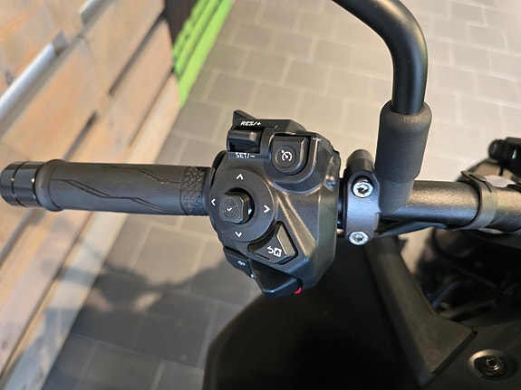 Yamaha MT-09 Y-AMT 6 of 18
