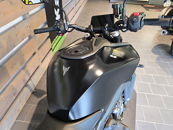 Yamaha MT-09 Y-AMT 5 of 18