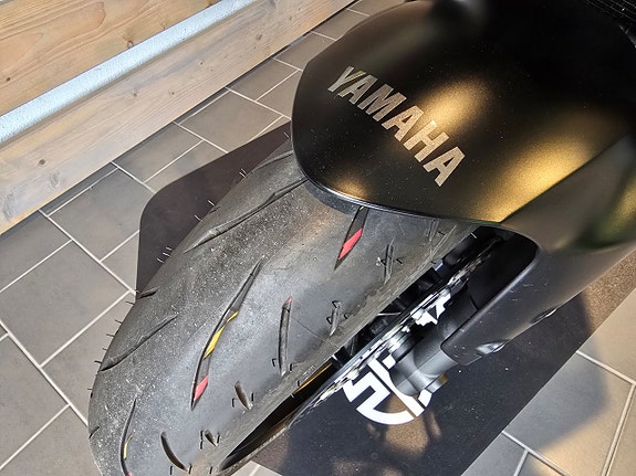 Yamaha MT-09 Y-AMT 15 of 18