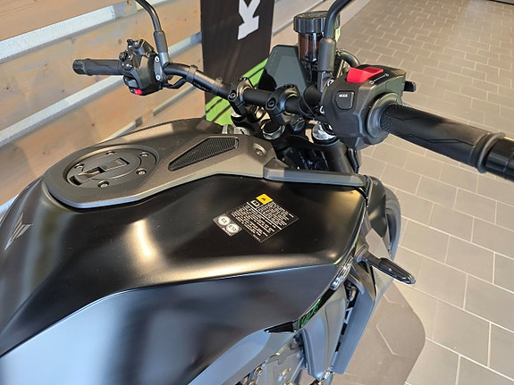 Yamaha MT-09 Y-AMT 14 of 18