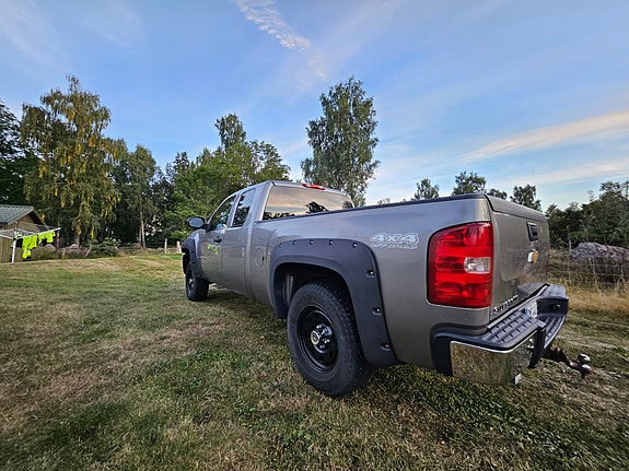 Chevrolet Silverado 1500 3 of 8