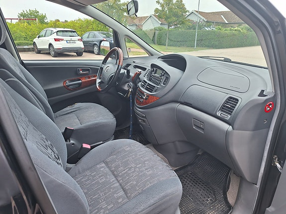 Toyota Previa 5 of 6